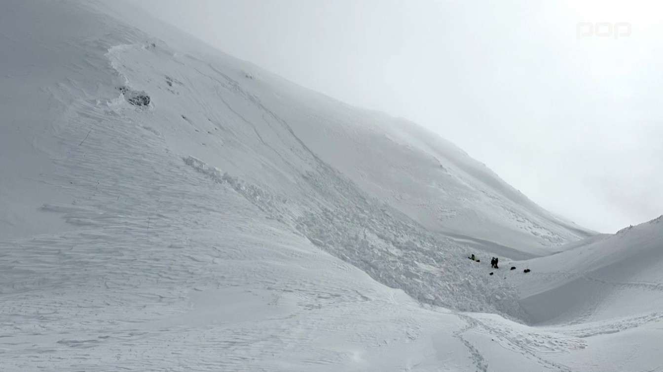 Snežni plaz nad Bohinjem